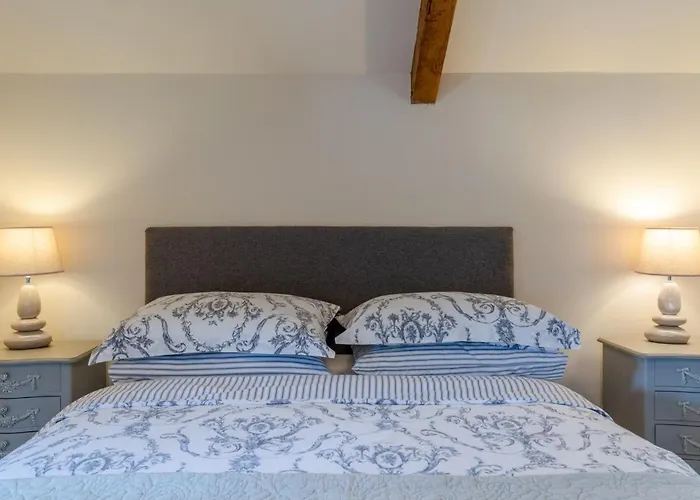 Buff Lodge